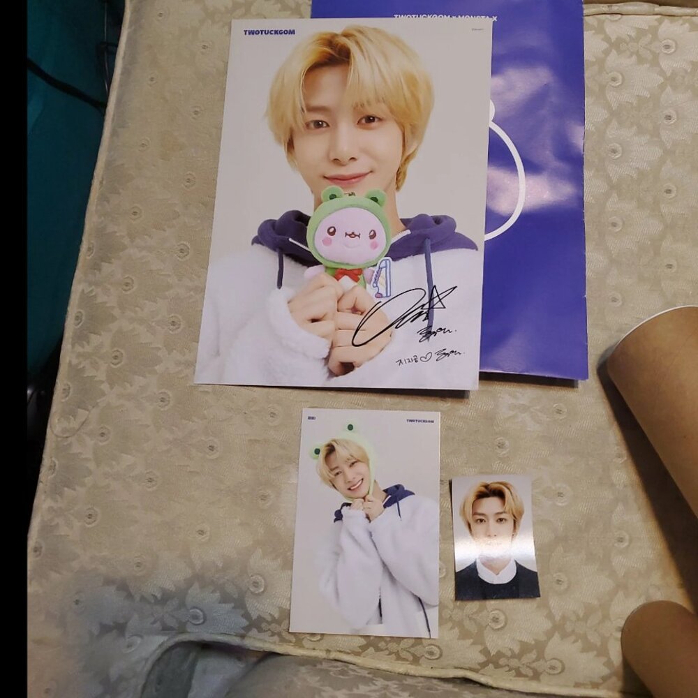 Kpop Monsta x Hyungwon Twotuckgom poster and postcard